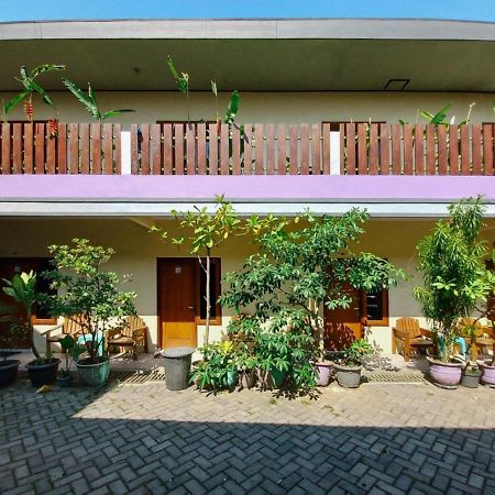 Hotel Gerung 2 Near Luwes Mall Nganjuk Mitra Reddoorz Exteriér fotografie